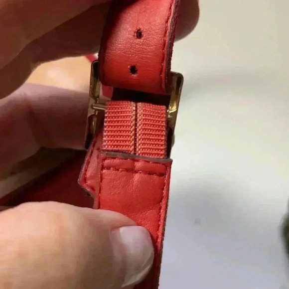 Bamboo Faux Suede Red Platform Heels w Ankle Strap & Gold Coloured Accents Sz 10 - Picture 6 of 14